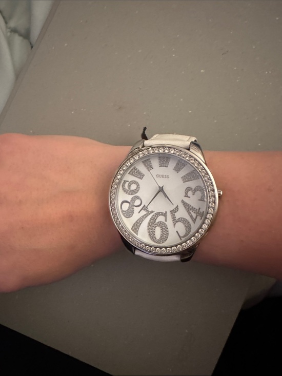GUESS Women\'s White Leather Strap Crystal Accent Watch